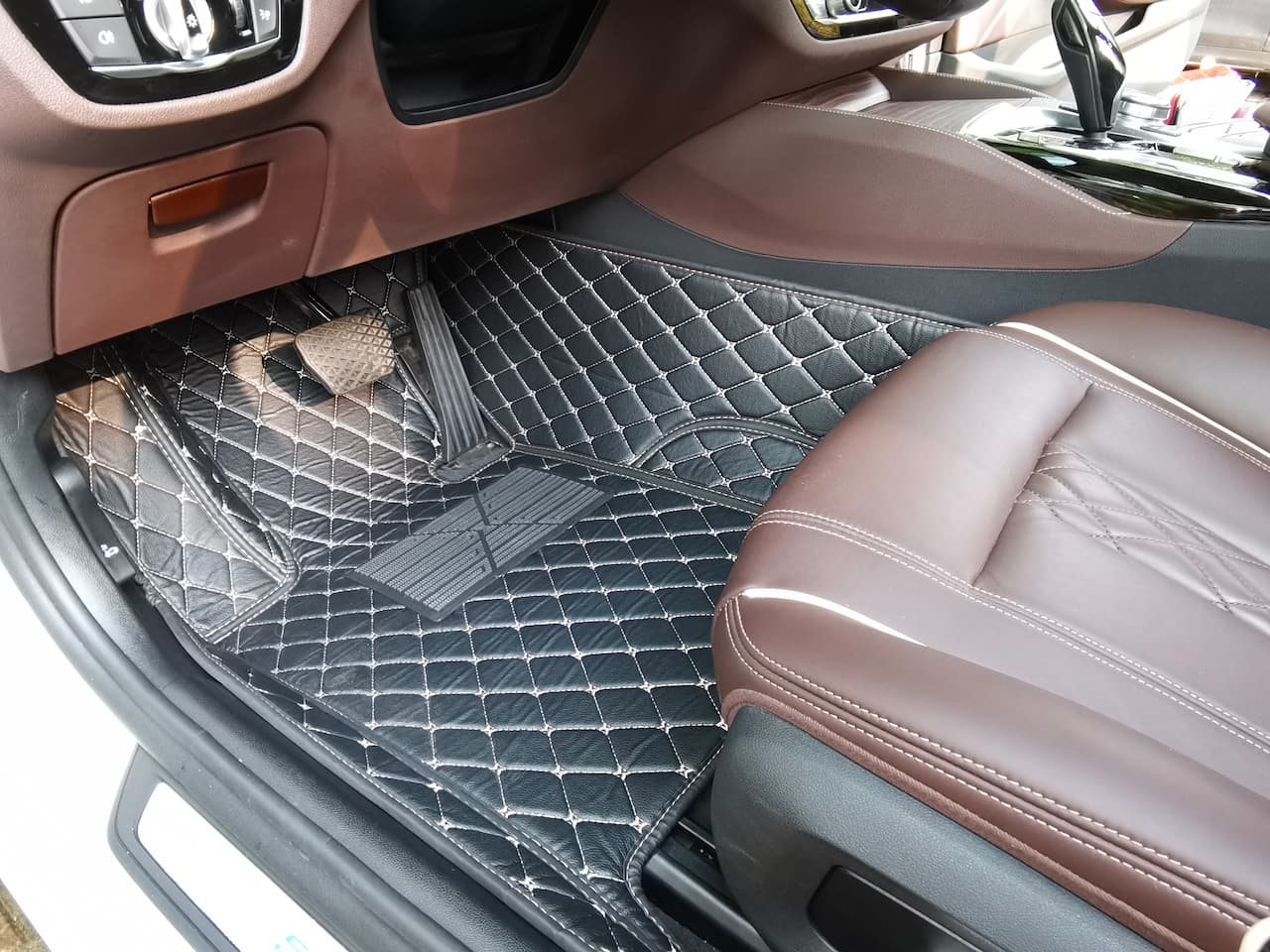 Quels sont les avantages d'un tapis de voiture 3D personnalisé ?